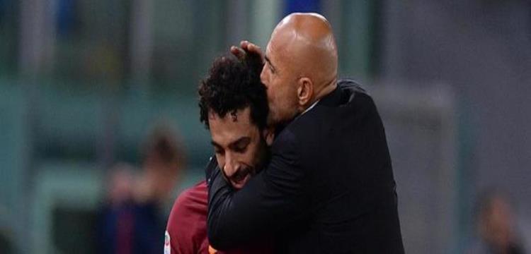 سباليتي يقبل محمد صلاح